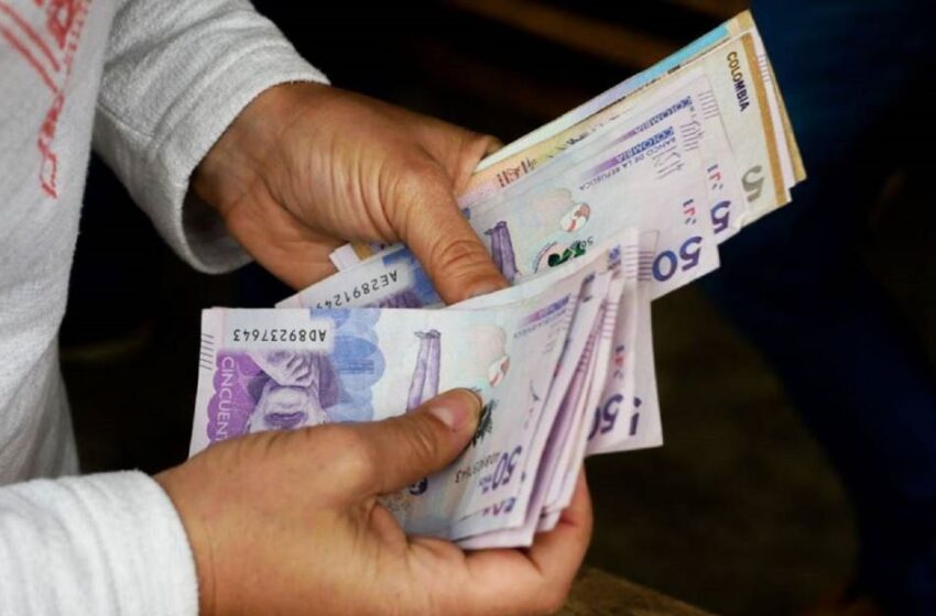  Sindicatos y gremios calientan motores para negociación de salario mínimo en Colombia